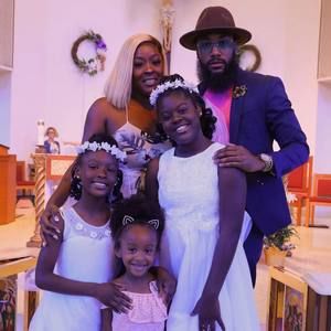 Meet your Posher, Simone